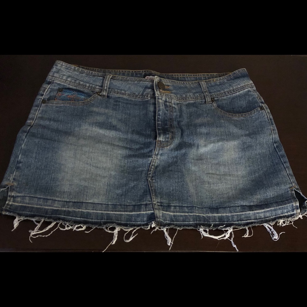Jean skirt with pocket decoration